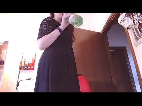 ❤️ Një skllav i nënshtruar që i pëlqejnë brekët e pista dhe të shijshme detyrohet të masturbojë pasi shikon këtë video! ️❌ Video e ndyrë  tek ne ❌